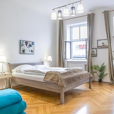 Comfortable 2Br Apt.-Near Wiener Stadthalle Viena Exterior foto