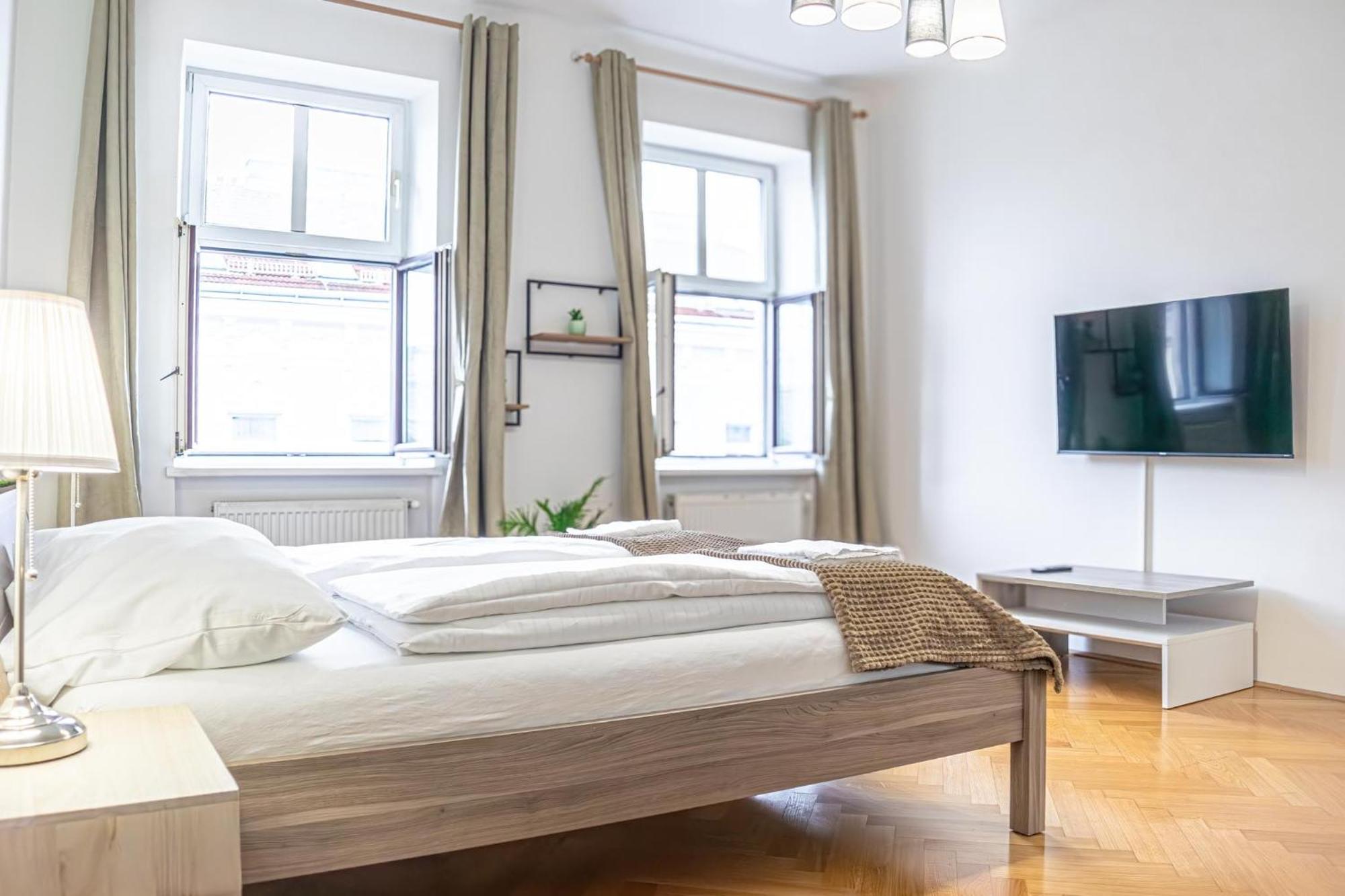 Comfortable 2Br Apt.-Near Wiener Stadthalle Viena Exterior foto