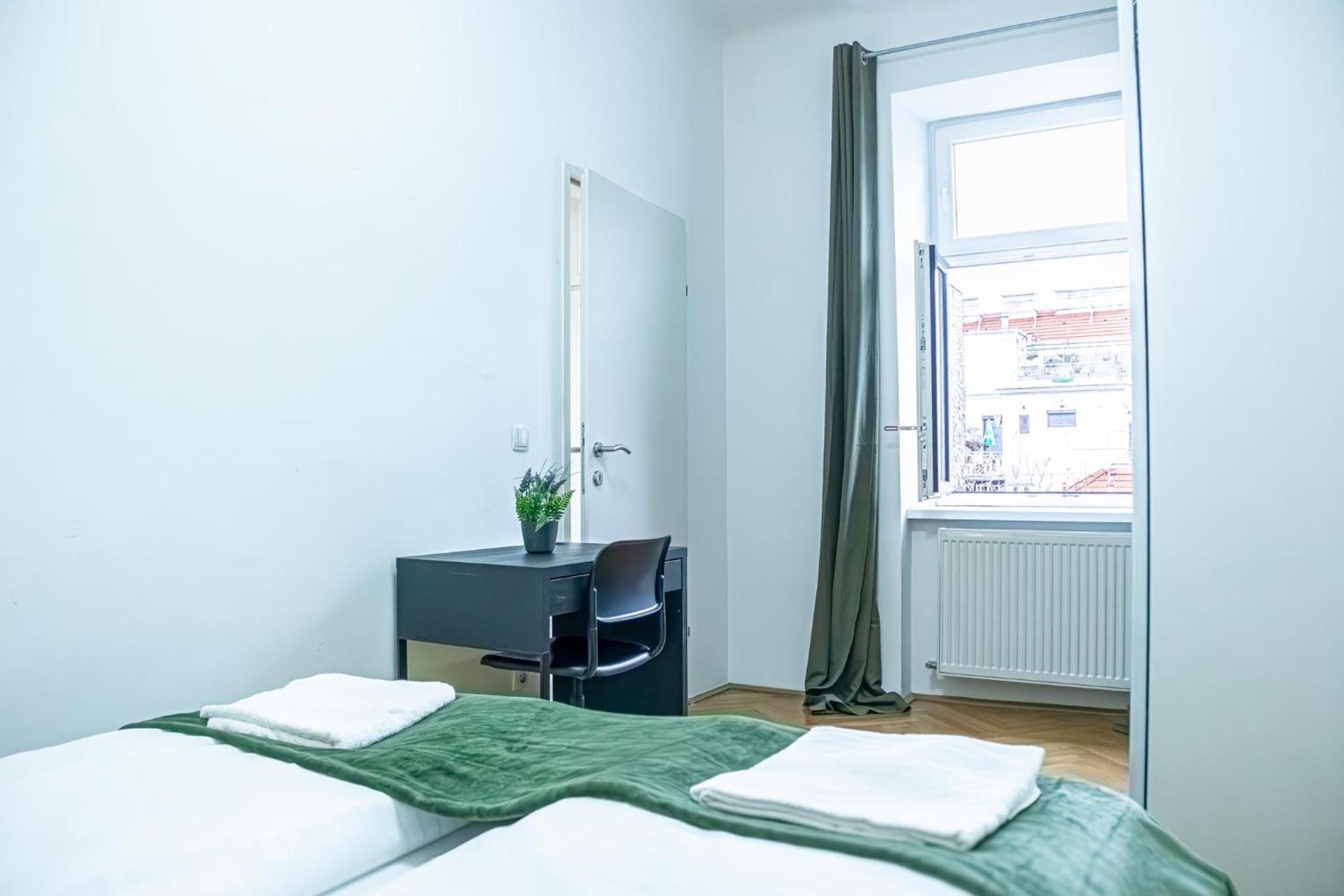 Comfortable 2Br Apt.-Near Wiener Stadthalle Viena Exterior foto
