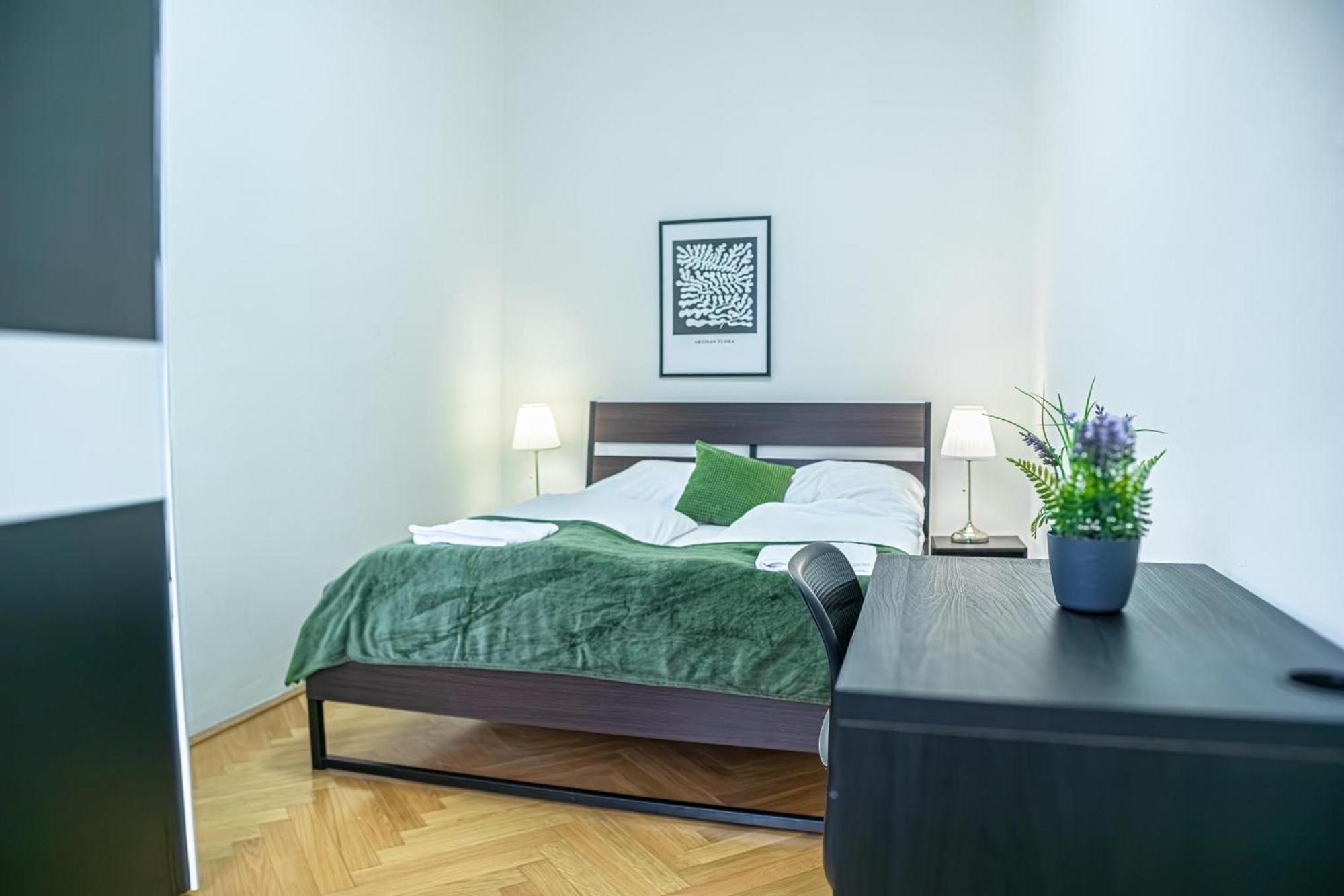 Comfortable 2Br Apt.-Near Wiener Stadthalle Viena Exterior foto
